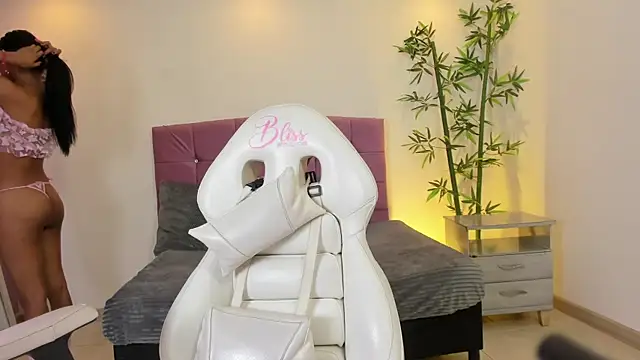 Hinaa XXX online show from June 10, 7:23 pm
