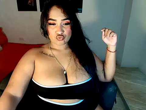 Curvybigassx online show from August 6, 4:52 am