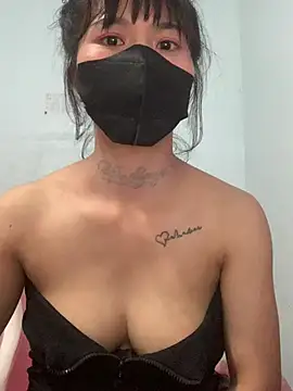 Lilyy18 online show from May 14, 9:15 am