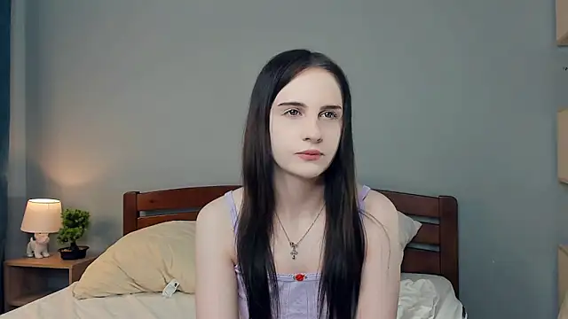 AlfredaSuttle online show from May 27, 7:00 pm