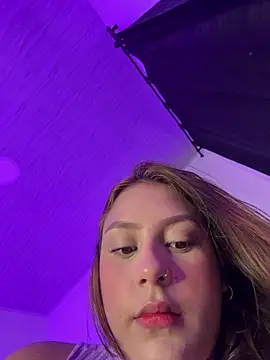 HayleyRoss  online show from June 16, 5:30 am