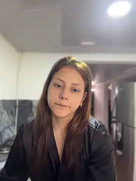 HayleyRoss  online show from June 24, 5:45 pm