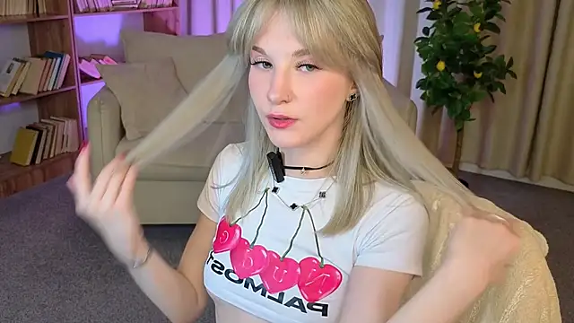 MilliBrownn online show from June 21, 11:36 am