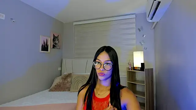 lina phoxy online show from May 11, 8:39 pm