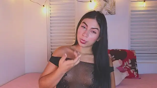 VictoriaaLopez online show from June 3, 1:23 pm