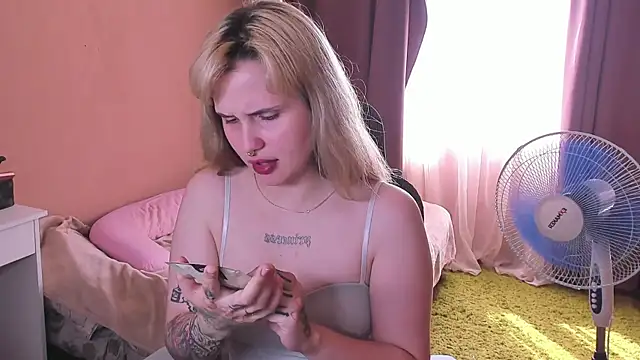 hellfirekiss online show from July 3, 3:23 am