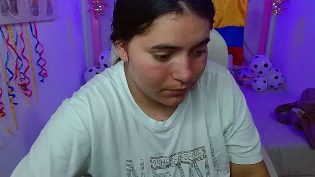 Laurha  online show from June 29, 7:57 pm