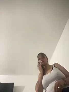 Soy Camila8 online show from June 6, 12:17 am
