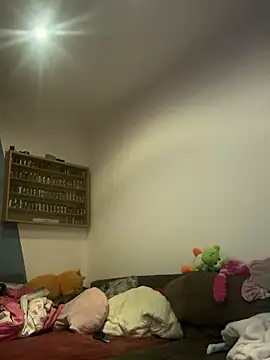 EmilyErdbeeree online show from May 15, 11:40 pm
