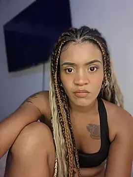 Alondra1810 online show from May 8, 10:55 pm