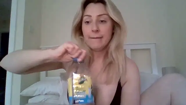 Babe blond online show from June 30, 10:15 am