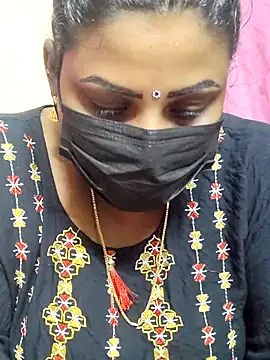 tamilkavitha123 online show from July 19, 12:51 pm