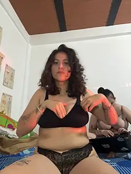 LiaxxKarla online show from May 12, 3:48 am