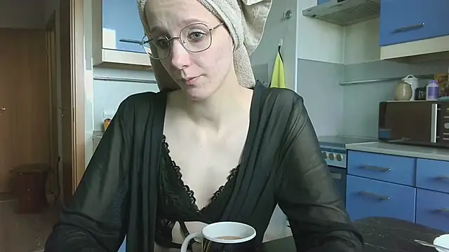 Lucy Crystal online show from May 15, 10:18 am