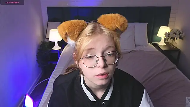 FoxxyyPolly online show from June 5, 5:22 am