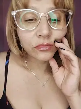 vitaminafranccesca online show from May 12, 5:16 am