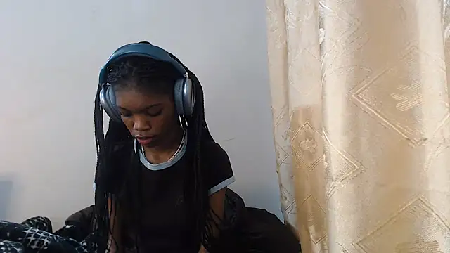 PetiteBarbie 05 online show from August 9, 5:23 am