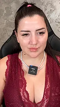 SophiePale online show from November 16, 3:45 pm