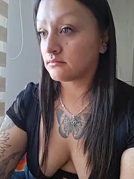 selenahotfire online show from June 20, 9:29 pm
