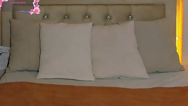EmilyWinter  online show from June 2, 12:06 pm