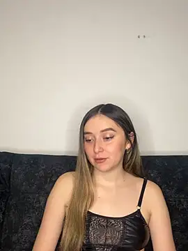 Sarisloves online show from August 6, 1:01 am