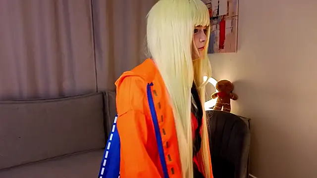 MaryLorez online show from May 11, 1:02 pm