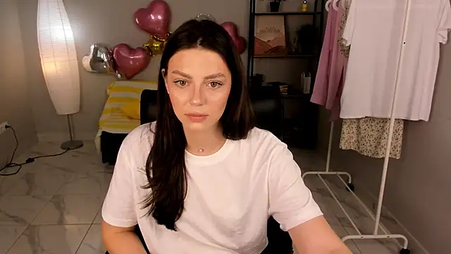 Lilian Iris online show from May 20, 1:19 pm