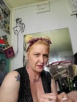 NutNmyGUTdaddy online show from June 17, 8:37 am