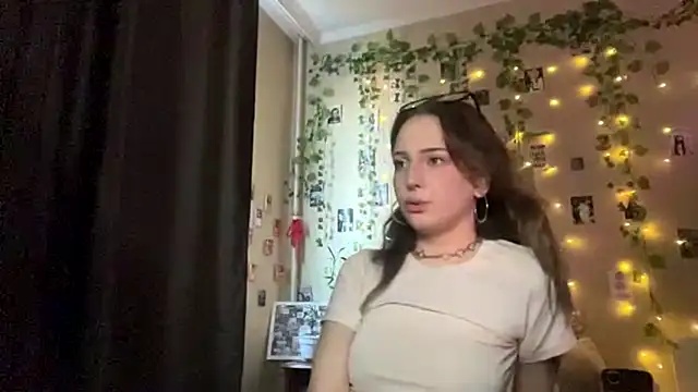 cherryscrush online show from May 21, 4:05 pm