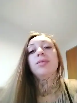looree online show from May 22, 7:12 pm