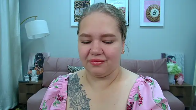DianaKristol online show from July 4, 6:37 pm