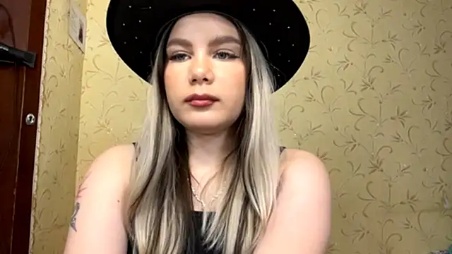 FatimaColomy online show from May 14, 3:07 pm