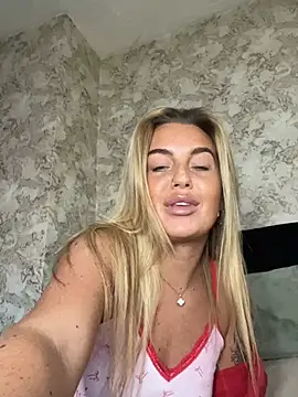 CharlottemilfUKx online show from May 14, 6:25 pm