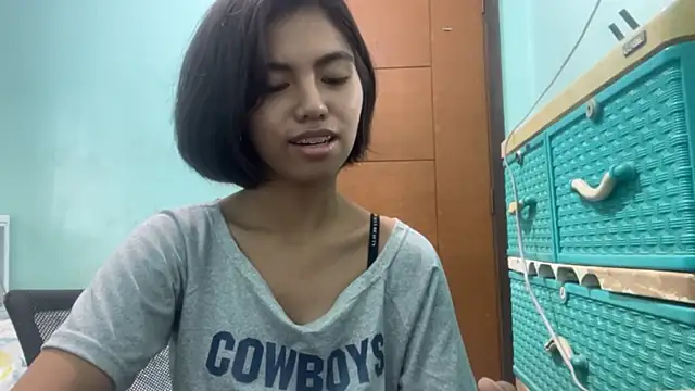 YukikoSchaefers online show from July 9, 7:33 am