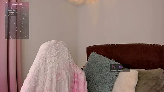 whoissofy online show from May 18, 7:47 am