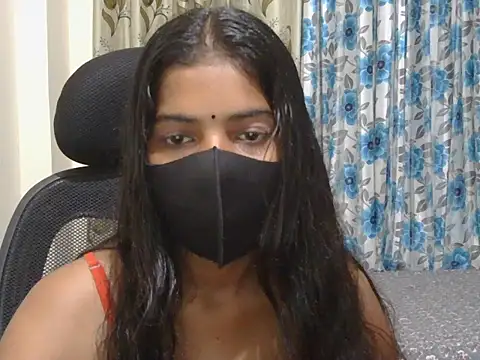 hoty-pihu online show from May 19, 4:19 am