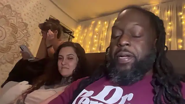 shadowmanNsnowflake online show from June 16, 4:46 am
