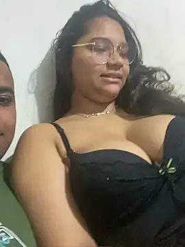 casaloliveira33 online show from June 3, 7:19 pm