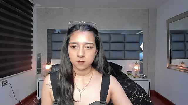 Evangelyn clk online show from May 20, 8:17 pm