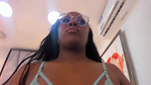 ZoeBrowns online show from July 4, 12:45 pm