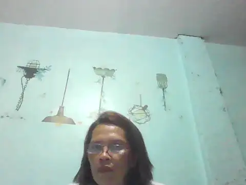 momshe2026 online show from June 27, 12:44 pm