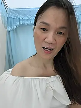 Lye lovely online show from July 4, 2:35 pm