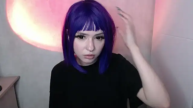 YunaLeaf online show from August 5, 8:59 pm