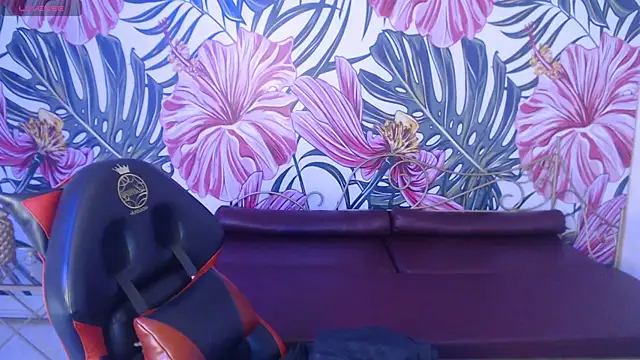 Jenni arango  online show from June 18, 1:05 pm