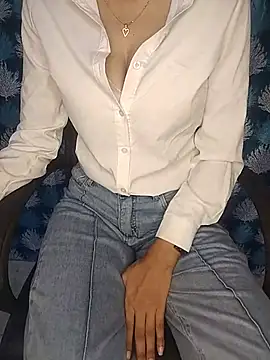 alexajuju online show from June 12, 3:03 am