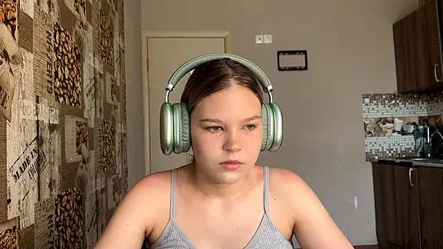 HellyRay online show from June 18, 2:55 pm