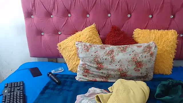 PEACHESX25x online show from July 6, 4:31 pm