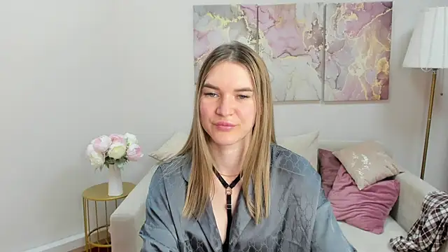 RoxyReignn online show from June 7, 11:44 pm