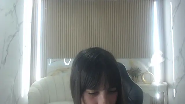 isabeau s online show from July 4, 1:29 pm