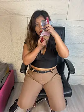 LyraMilano online show from July 3, 12:44 pm